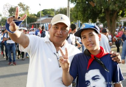 Comandante Eterno de la Patria Grande, el Hombre, el Ser Humano del Amor Gigante, Hugo Chávez Frías