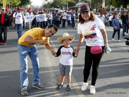 Comandante Eterno de la Patria Grande, el Hombre, el Ser Humano del Amor Gigante, Hugo Chávez Frías