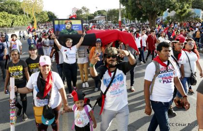 Comandante Eterno de la Patria Grande, el Hombre, el Ser Humano del Amor Gigante, Hugo Chávez Frías