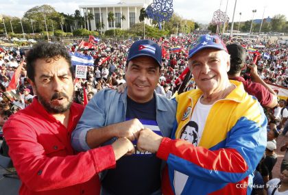 Comandante Eterno de la Patria Grande, el Hombre, el Ser Humano del Amor Gigante, Hugo Chávez Frías