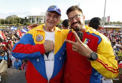 Comandante Eterno de la Patria Grande, el Hombre, el Ser Humano del Amor Gigante, Hugo Chávez Frías