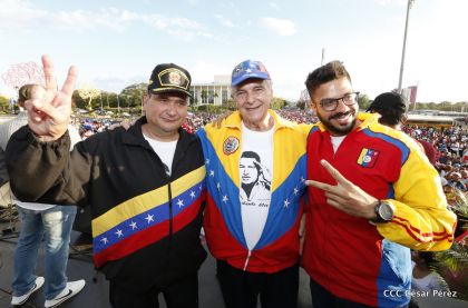 Comandante Eterno de la Patria Grande, el Hombre, el Ser Humano del Amor Gigante, Hugo Chávez Frías