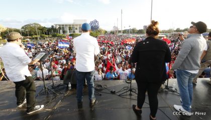 Comandante Eterno de la Patria Grande, el Hombre, el Ser Humano del Amor Gigante, Hugo Chávez Frías