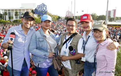 Comandante Eterno de la Patria Grande, el Hombre, el Ser Humano del Amor Gigante, Hugo Chávez Frías