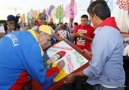 Comandante Eterno de la Patria Grande, el Hombre, el Ser Humano del Amor Gigante, Hugo Chávez Frías