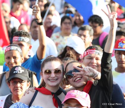 Comandante Eterno de la Patria Grande, el Hombre, el Ser Humano del Amor Gigante, Hugo Chávez Frías