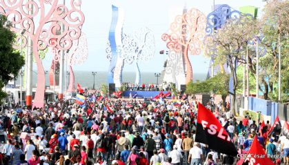 Comandante Eterno de la Patria Grande, el Hombre, el Ser Humano del Amor Gigante, Hugo Chávez Frías