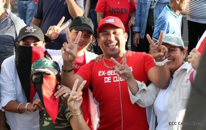 Comandante Eterno de la Patria Grande, el Hombre, el Ser Humano del Amor Gigante, Hugo Chávez Frías