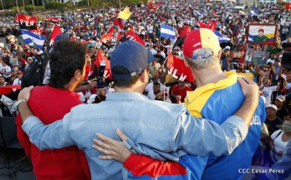 Comandante Eterno de la Patria Grande, el Hombre, el Ser Humano del Amor Gigante, Hugo Chávez Frías