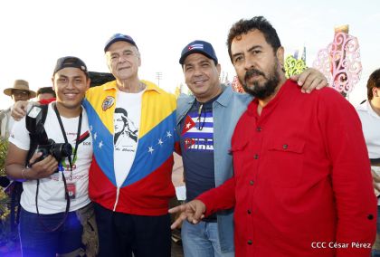 Comandante Eterno de la Patria Grande, el Hombre, el Ser Humano del Amor Gigante, Hugo Chávez Frías