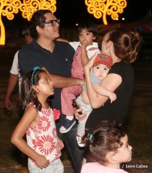 Compañera Rosario supervisa instalación de Ciudad Belén y Parque de la Niñez Feliz  