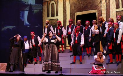 Espectacular cierre del festival de la ópera lírica