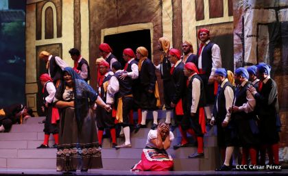 Espectacular cierre del festival de la ópera lírica