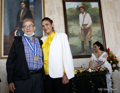 Entrega de la orden municipal año del bicentenario de la Real Villa de Managua 1819-2019