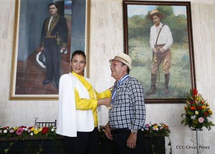 Entrega de la orden municipal año del bicentenario de la Real Villa de Managua 1819-2019