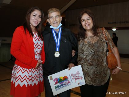 Entrega de la orden municipal año del bicentenario de la Real Villa de Managua 1819-2019