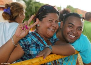 Miles asisten a la celebración de la Purísima Acuática