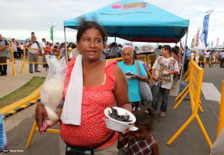 Miles asisten a la celebración de la Purísima Acuática