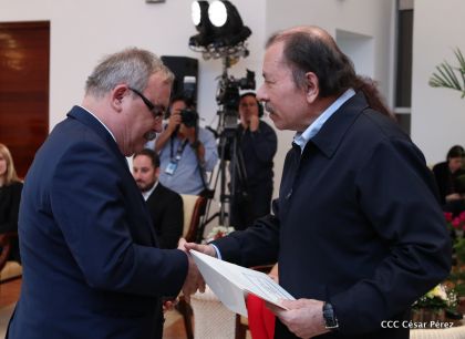 Presentación de Cartas Credenciales de 13 embajadores de países hermanos