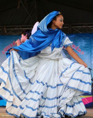 Miles asisten a la celebración de la Purísima Acuática