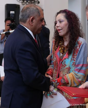 Presentación de Cartas Credenciales de 13 embajadores de países hermanos