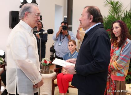 Presentación de Cartas Credenciales de 13 embajadores de países hermanos