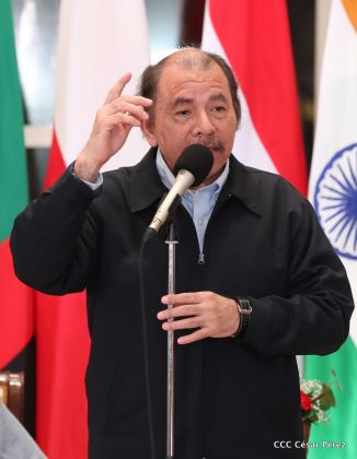 Presentación de Cartas Credenciales de 13 embajadores de países hermanos