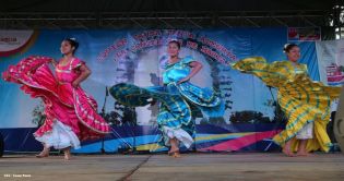 Miles asisten a la celebración de la Purísima Acuática