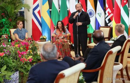 Presentación de Cartas Credenciales de 13 embajadores de países hermanos