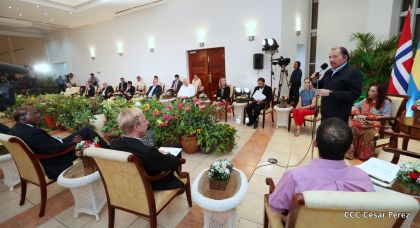 Presentación de Cartas Credenciales de 13 embajadores de países hermanos