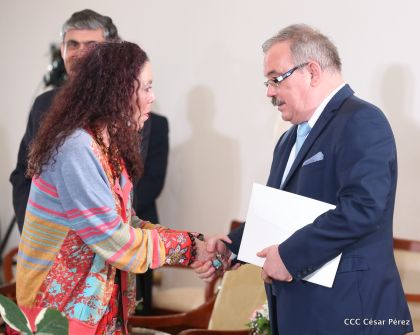 Presentación de Cartas Credenciales de 13 embajadores de países hermanos