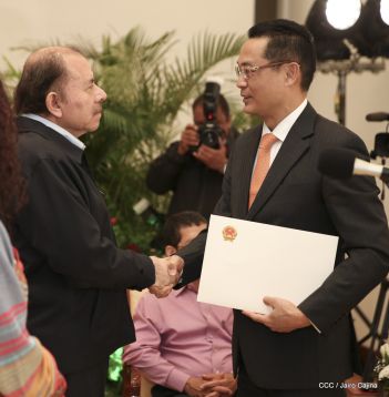 Presentación de Cartas Credenciales de 13 embajadores de países hermanos