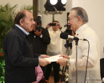 Presentación de Cartas Credenciales de 13 embajadores de países hermanos