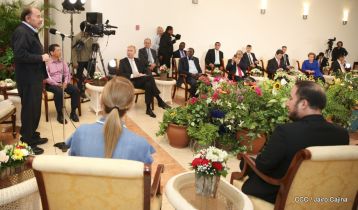 Presentación de Cartas Credenciales de 13 embajadores de países hermanos