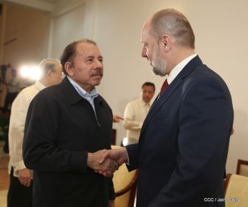 Presentación de Cartas Credenciales de 13 embajadores de países hermanos