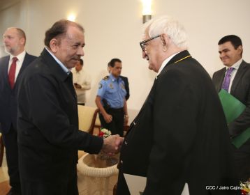 Presentación de Cartas Credenciales de 13 embajadores de países hermanos