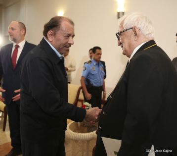 Presentación de Cartas Credenciales de 13 embajadores de países hermanos