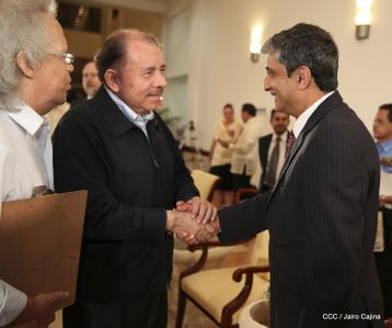 Presentación de Cartas Credenciales de 13 embajadores de países hermanos