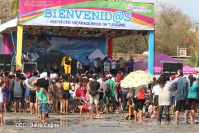 Veraneantes disfrutan de las playas de Pochomil y Masachapa