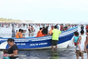 Veraneantes disfrutan de las playas de Pochomil y Masachapa