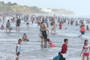 Veraneantes disfrutan de las playas de Pochomil y Masachapa