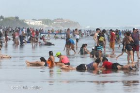 Veraneantes disfrutan de las playas de Pochomil y Masachapa