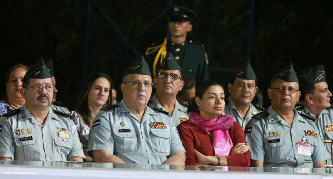 Daniel y Rosario presiden XVIII acto de graduación de cadetes del Ejército