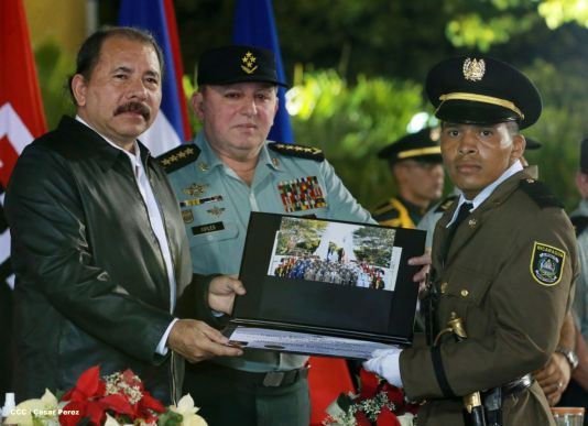 Daniel y Rosario presiden XVIII acto de graduación de cadetes del Ejército