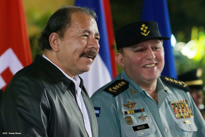 Daniel y Rosario presiden XVIII acto de graduación de cadetes del Ejército