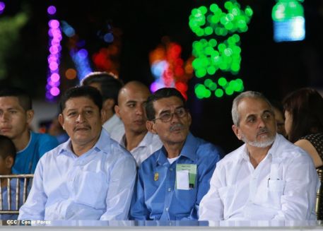 Daniel y Rosario presiden XVIII acto de graduación de cadetes del Ejército