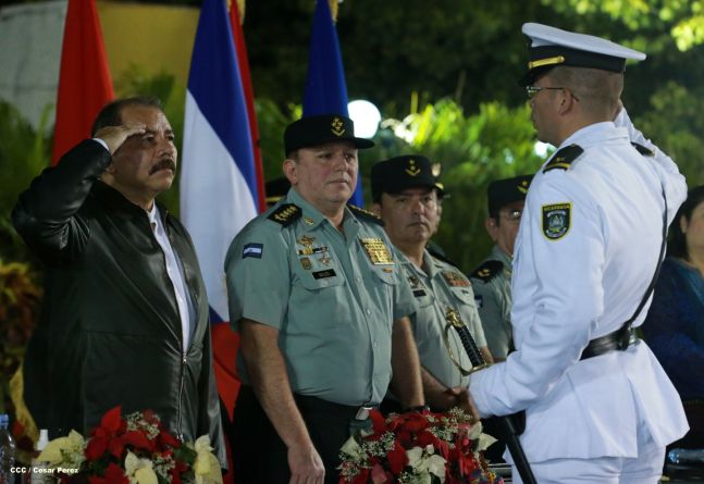 Daniel y Rosario presiden XVIII acto de graduación de cadetes del Ejército