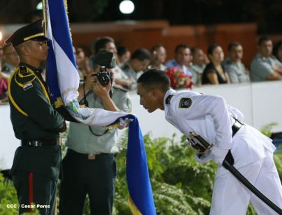 Daniel y Rosario presiden XVIII acto de graduación de cadetes del Ejército