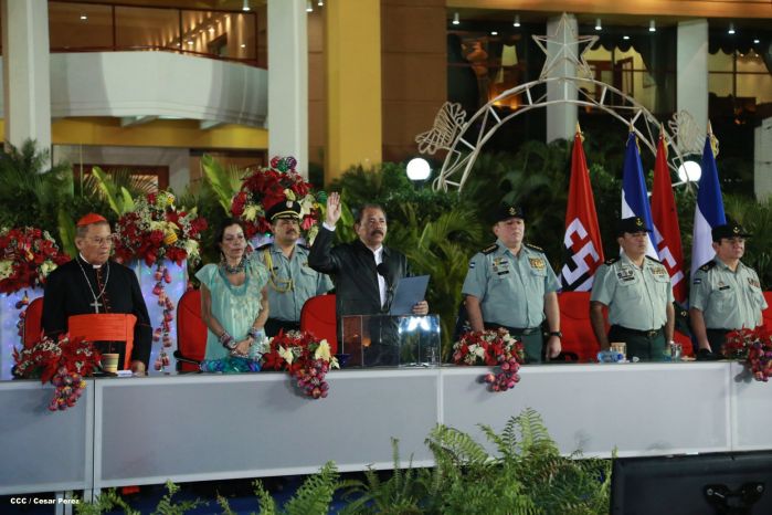 Daniel y Rosario presiden XVIII acto de graduación de cadetes del Ejército