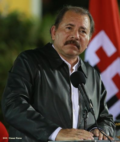 Daniel y Rosario presiden XVIII acto de graduación de cadetes del Ejército